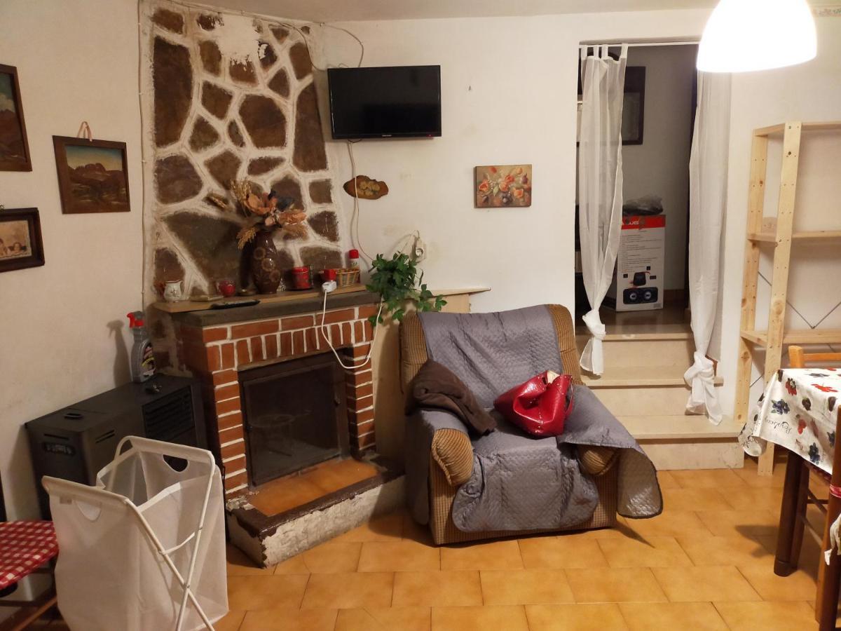 Ferienwohnung Casa Indipendente Con Camino Tra Leonessa E Amatrice Favischio Exterior foto